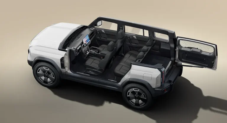 Multi-dimensional Rubik Cube Large Space Cockpit